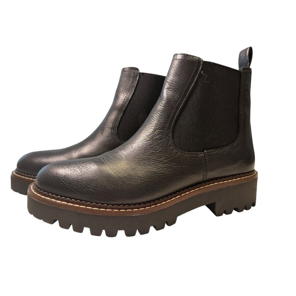 Caslon Water
Resistant Lug
Chelsea Boot